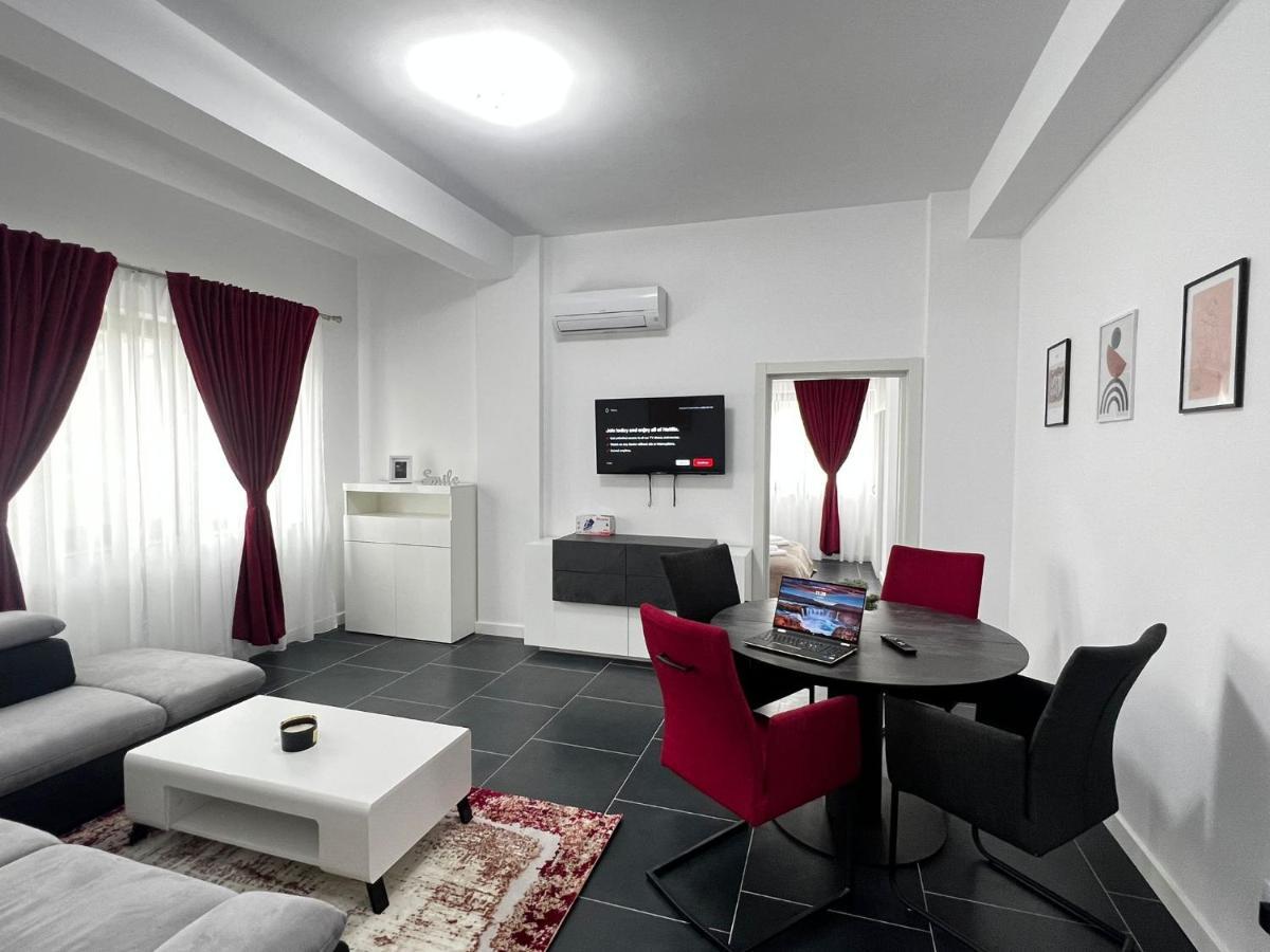 Cozy Aparthotel - Central City Suceava Esterno foto