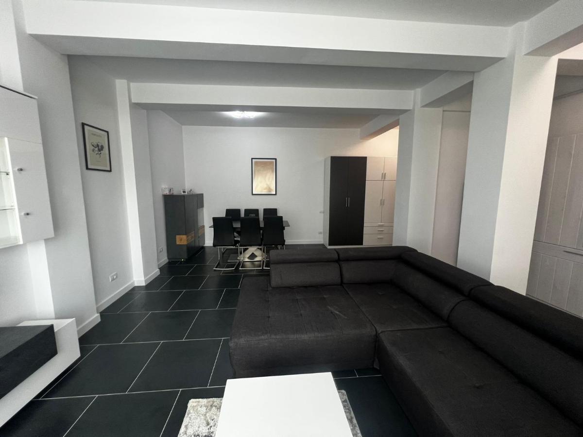 Cozy Aparthotel - Central City Suceava Esterno foto