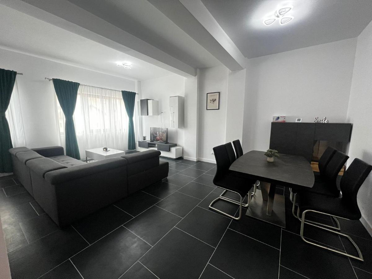 Cozy Aparthotel - Central City Suceava Esterno foto