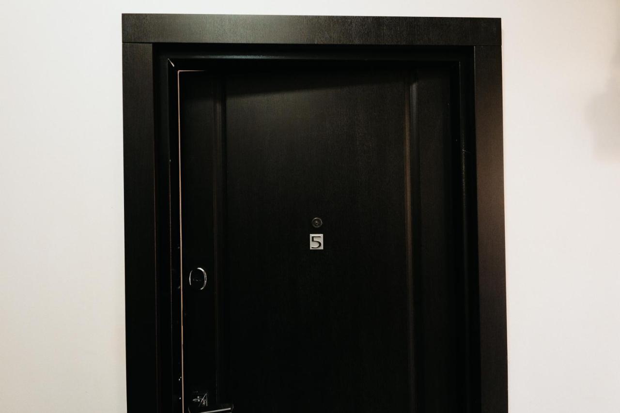 Cozy Aparthotel - Central City Suceava Esterno foto
