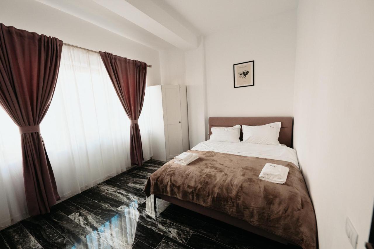 Cozy Aparthotel - Central City Suceava Esterno foto