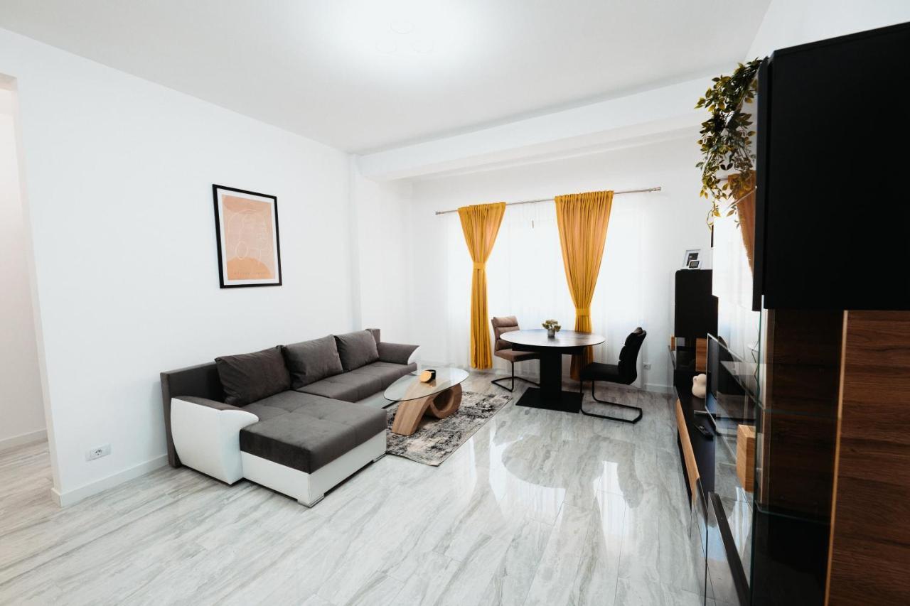 Cozy Aparthotel - Central City Suceava Esterno foto