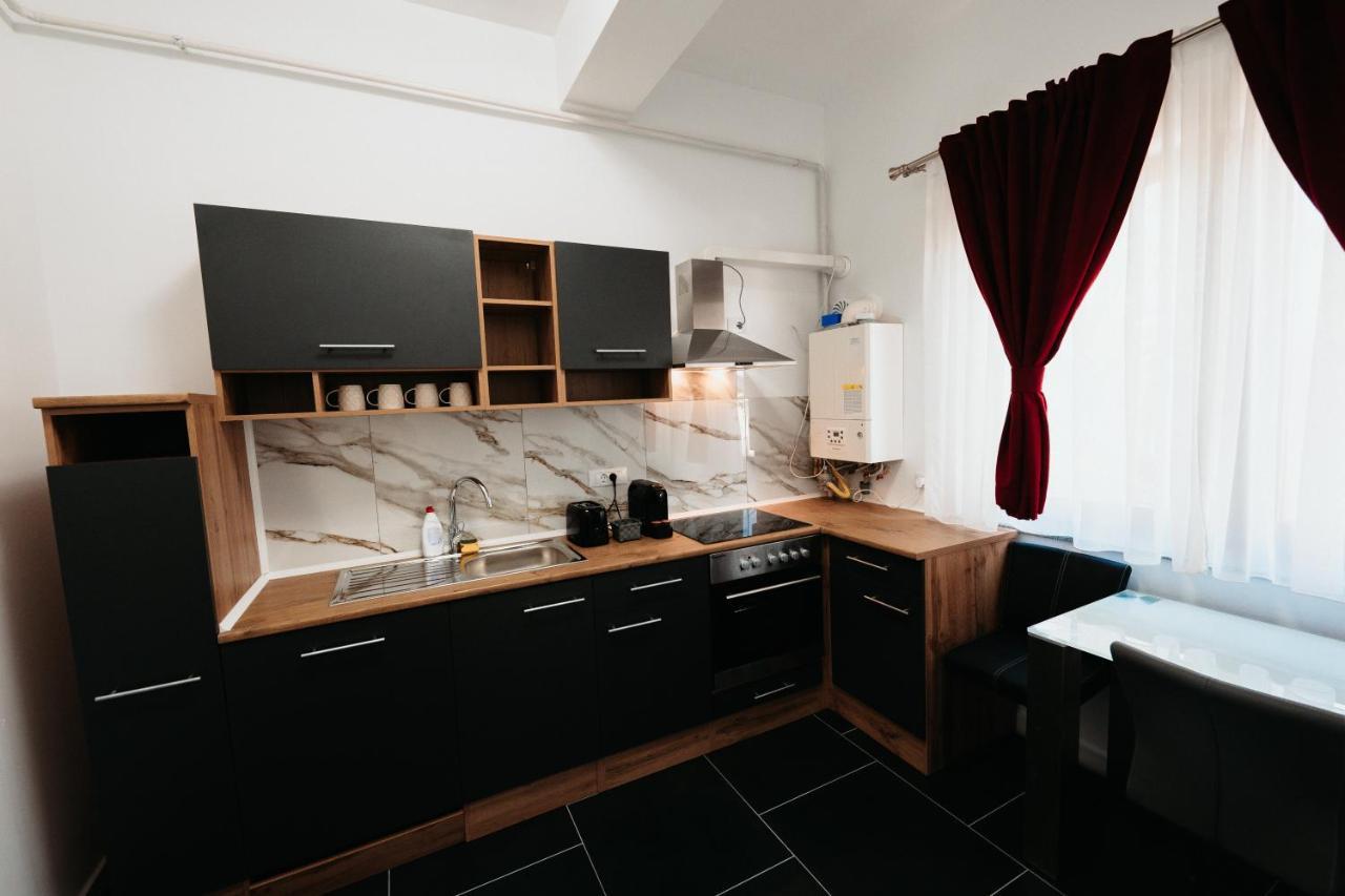 Cozy Aparthotel - Central City Suceava Esterno foto
