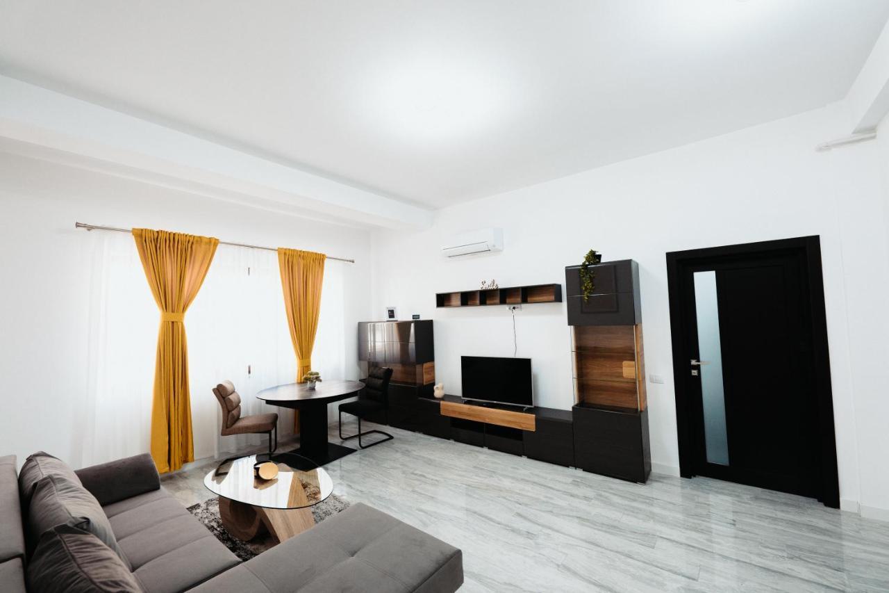 Cozy Aparthotel - Central City Suceava Esterno foto