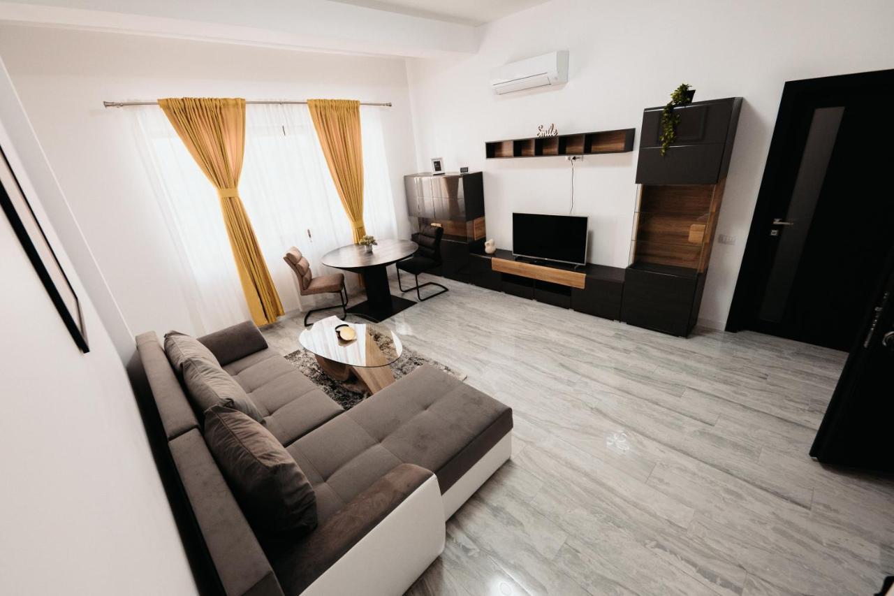 Cozy Aparthotel - Central City Suceava Esterno foto