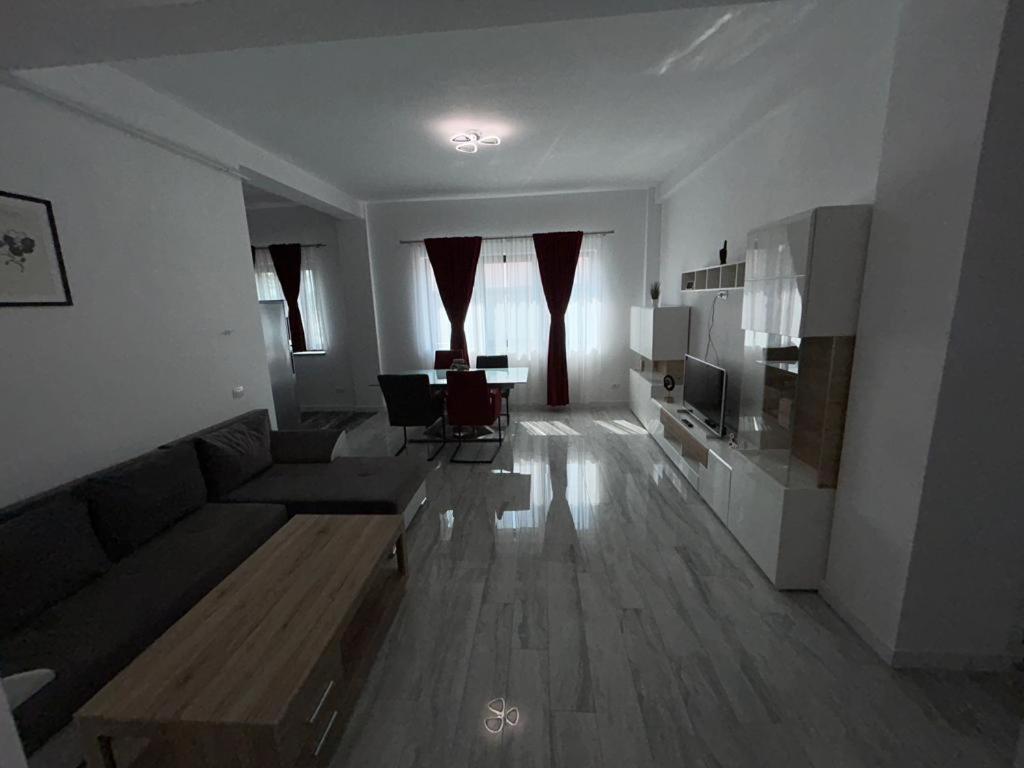 Cozy Aparthotel - Central City Suceava Esterno foto